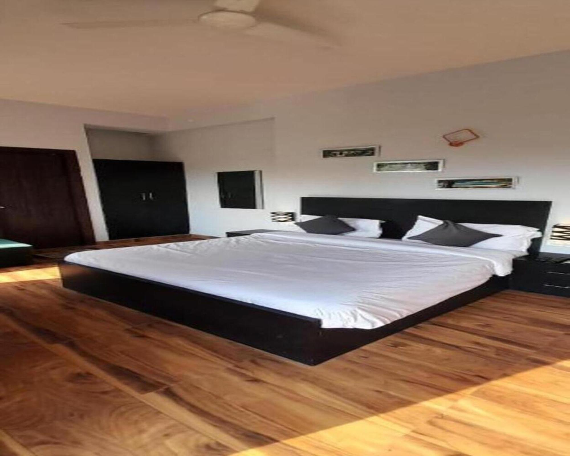 Vrindavan Dreams Hotel And Suites Eksteriør billede