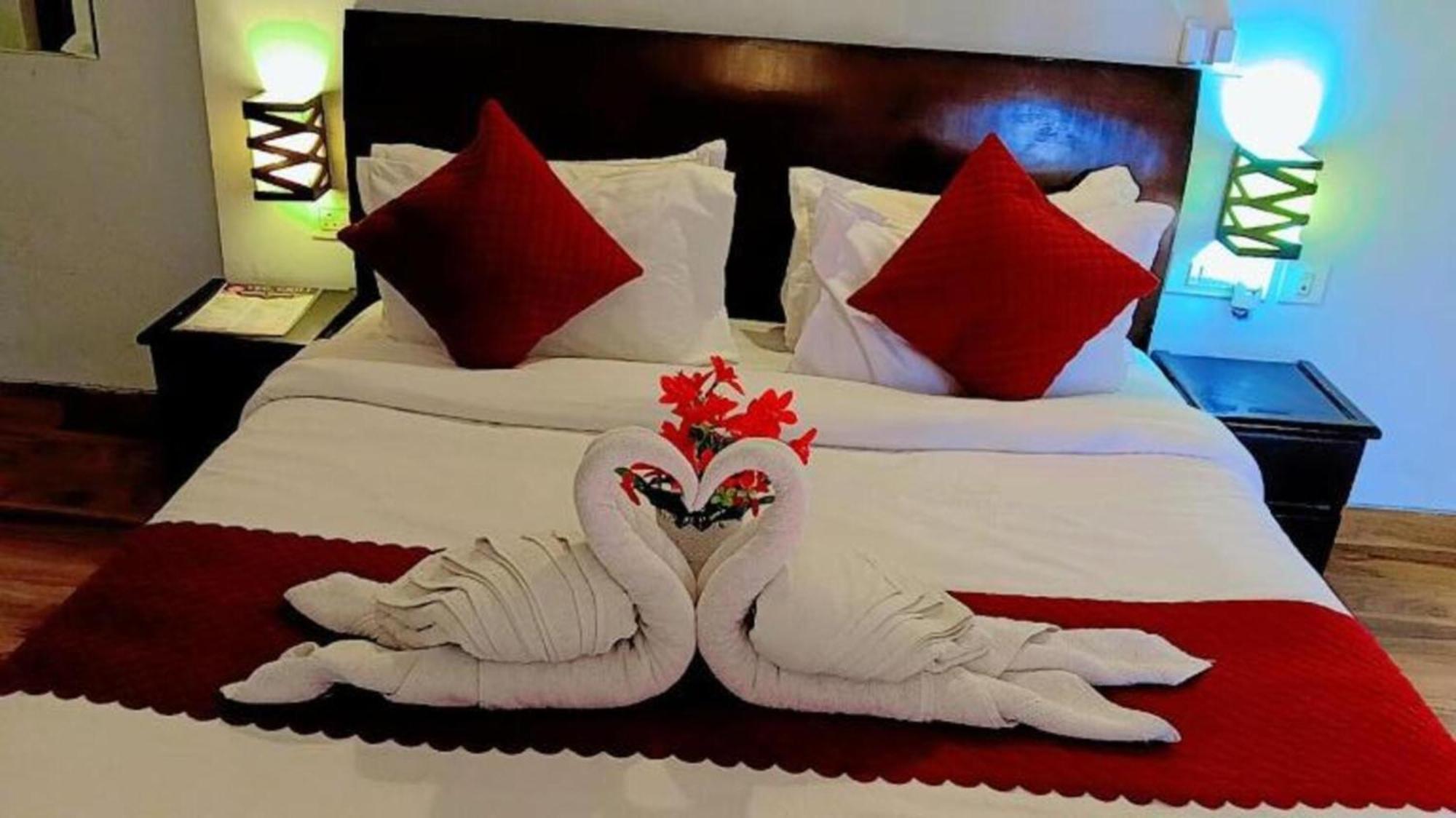 Vrindavan Dreams Hotel And Suites Eksteriør billede