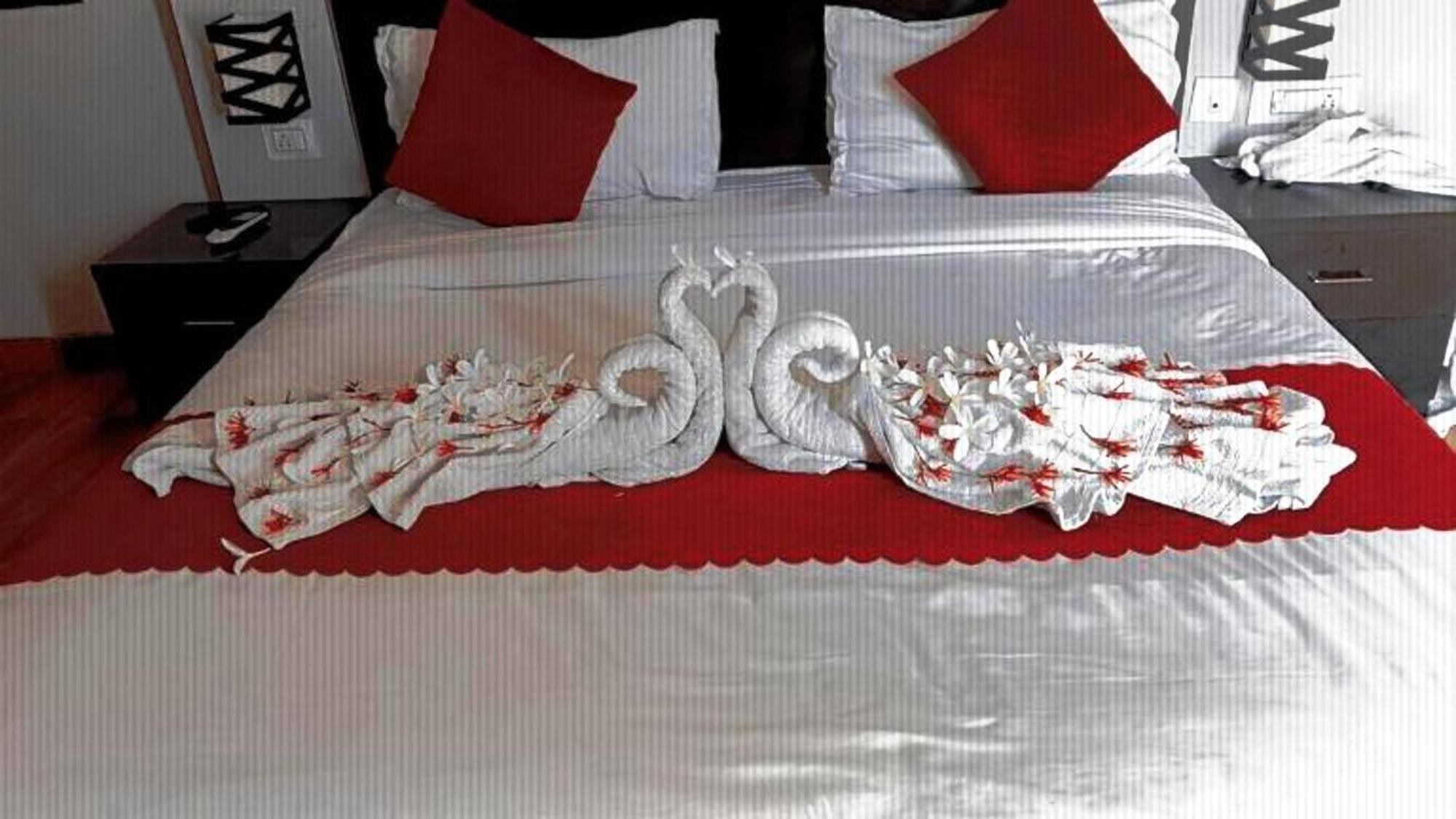 Vrindavan Dreams Hotel And Suites Eksteriør billede