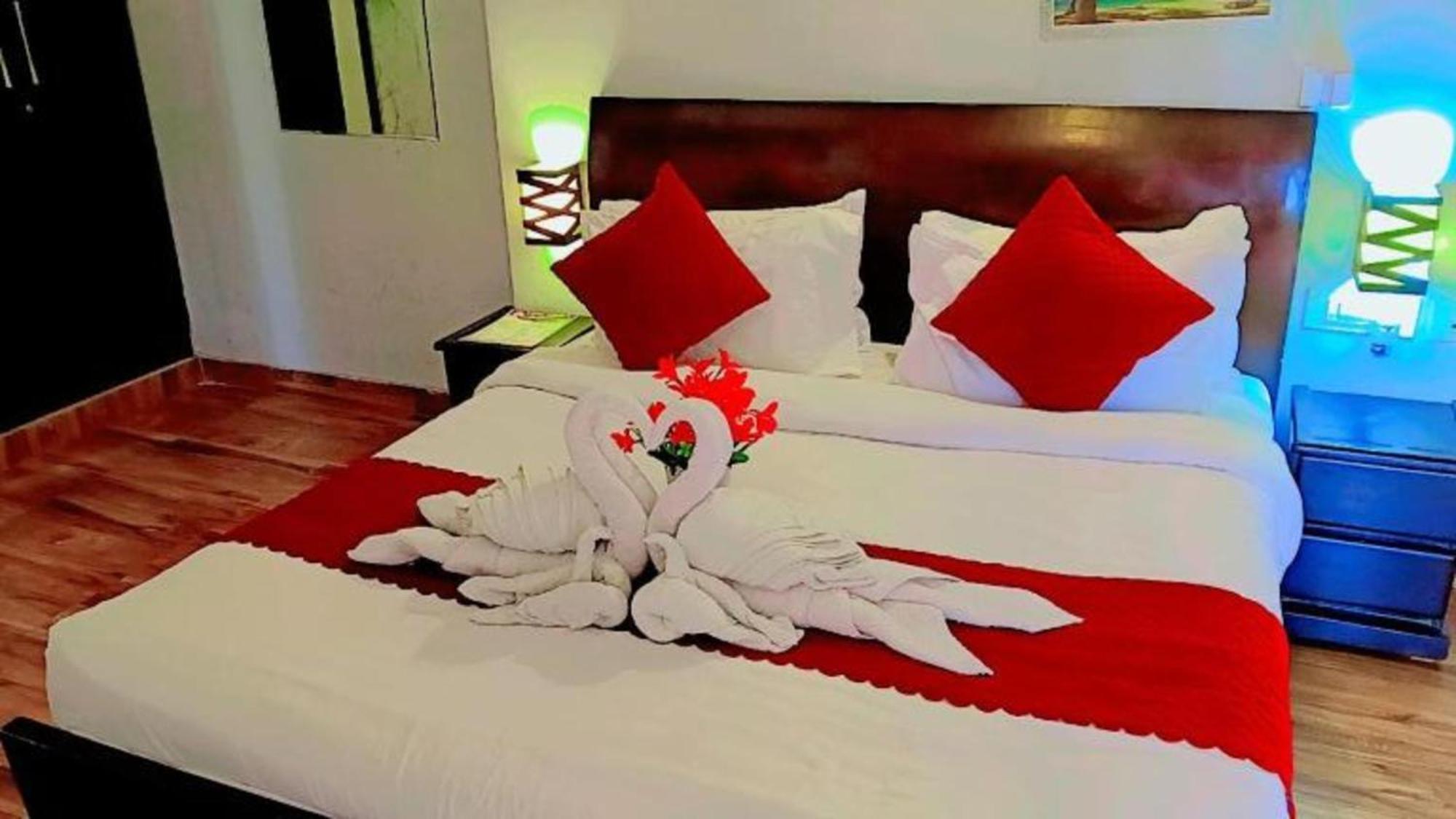 Vrindavan Dreams Hotel And Suites Eksteriør billede