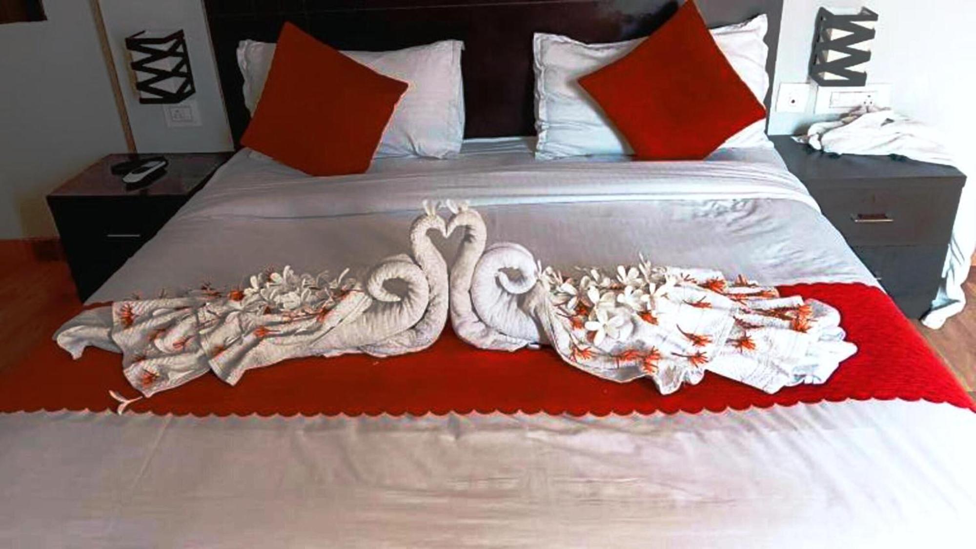 Vrindavan Dreams Hotel And Suites Eksteriør billede