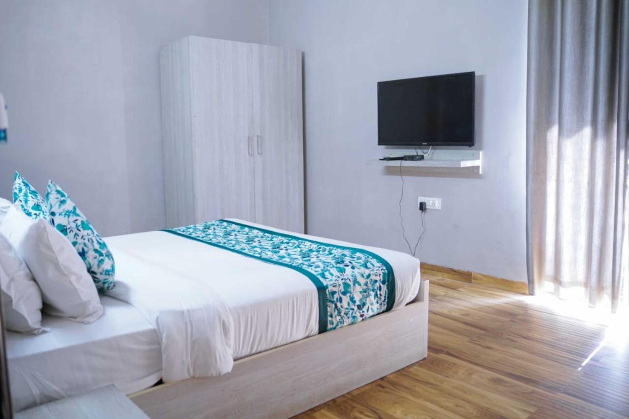 Vrindavan Dreams Hotel And Suites Eksteriør billede