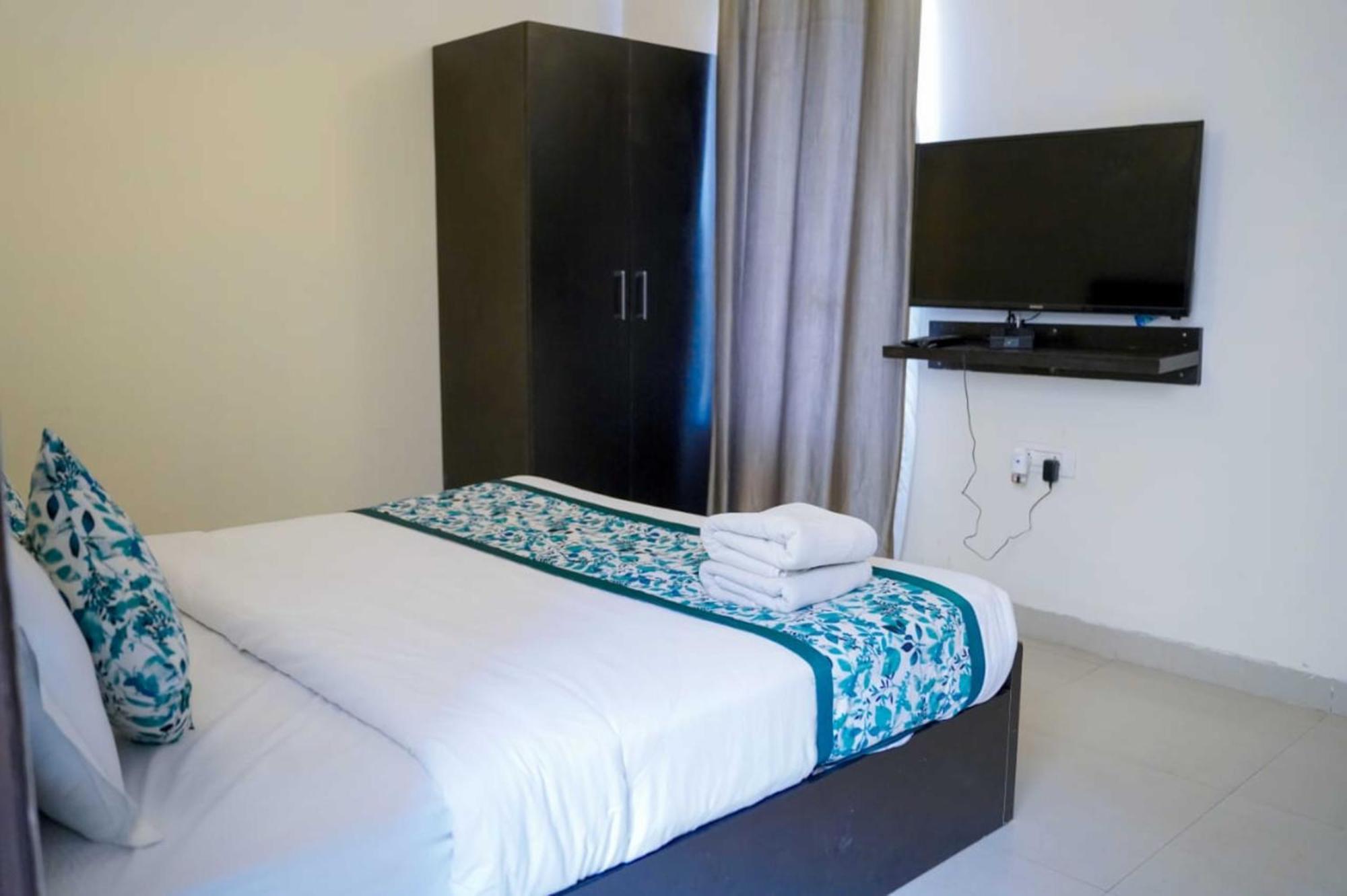 Vrindavan Dreams Hotel And Suites Eksteriør billede