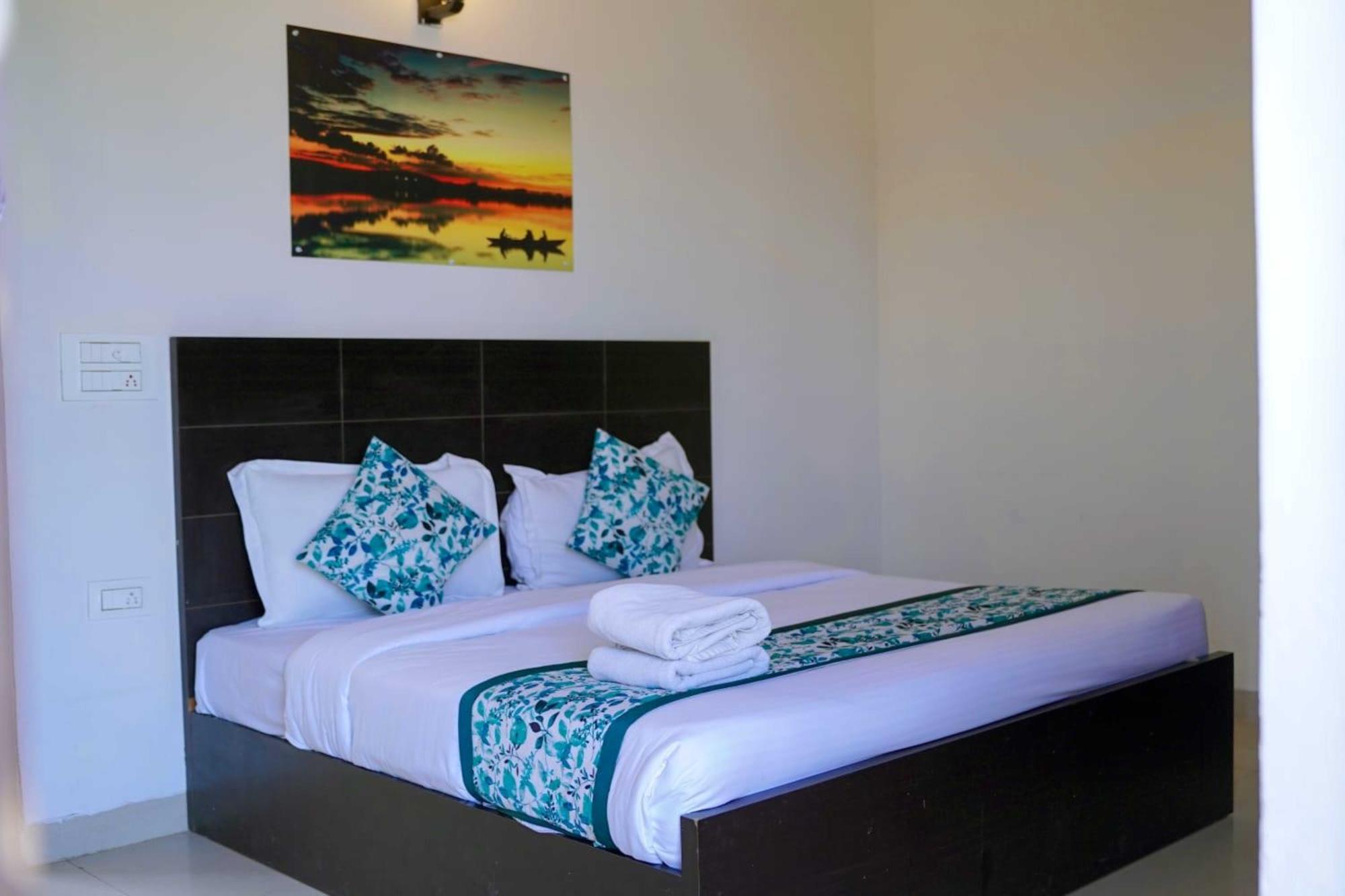 Vrindavan Dreams Hotel And Suites Eksteriør billede