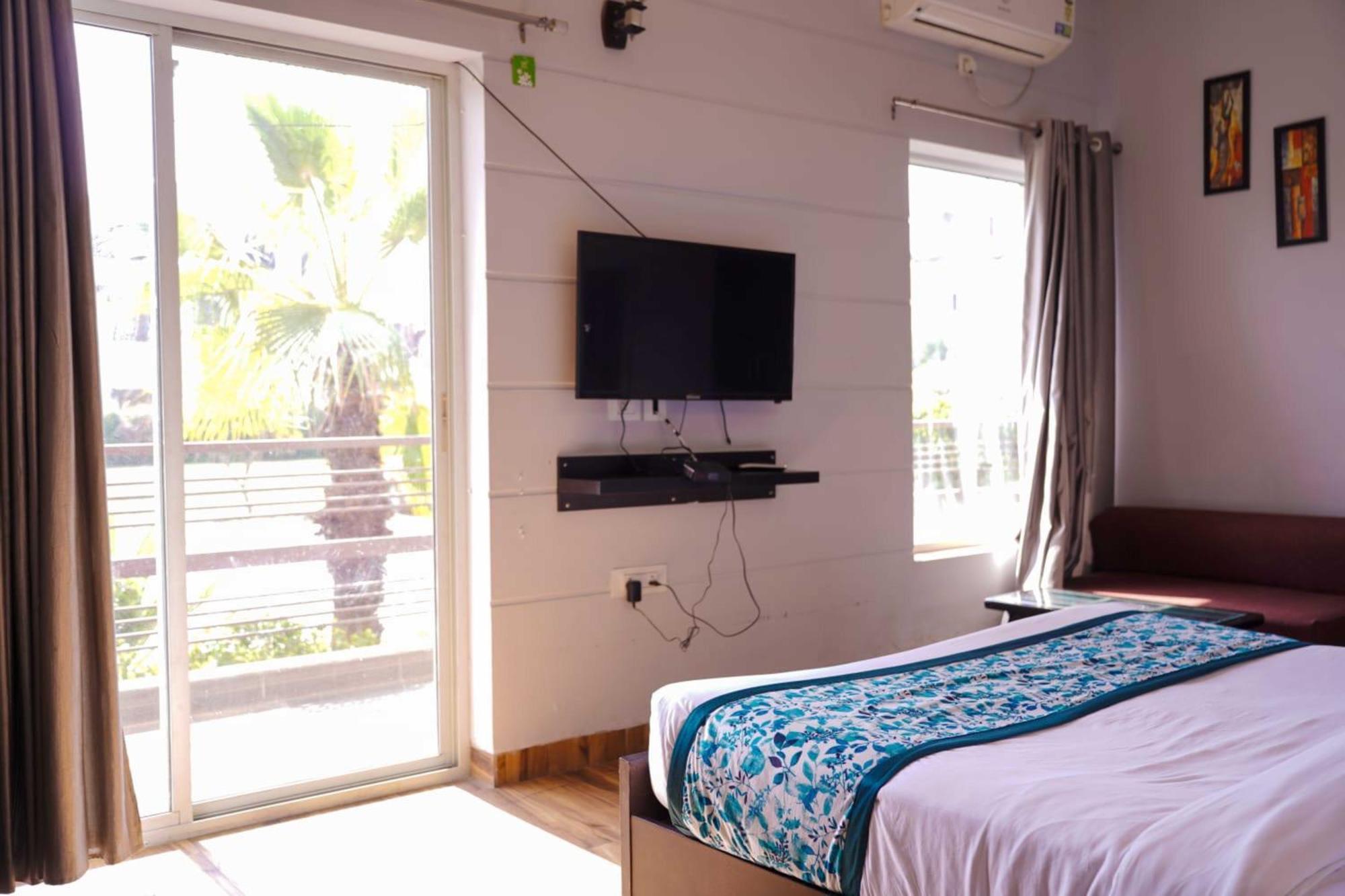 Vrindavan Dreams Hotel And Suites Eksteriør billede